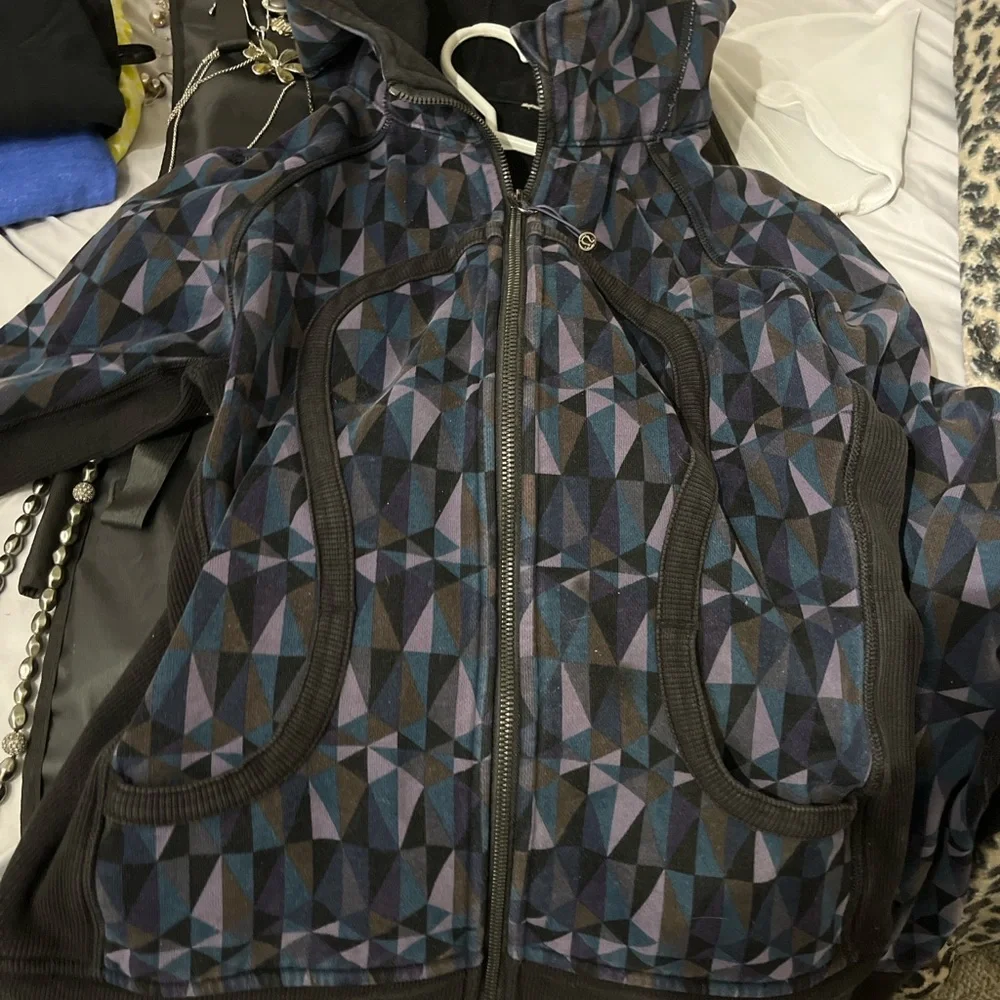 lululemon athletica Black & Purple Geometric Hooded zip up sweater - Picture 4 of 8